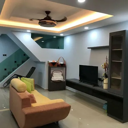 Homestay Stardow~星窗名宿~ Johor Bahru Exterior photo